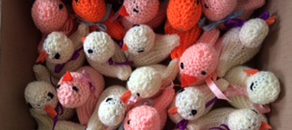 Knitted Easter chicks